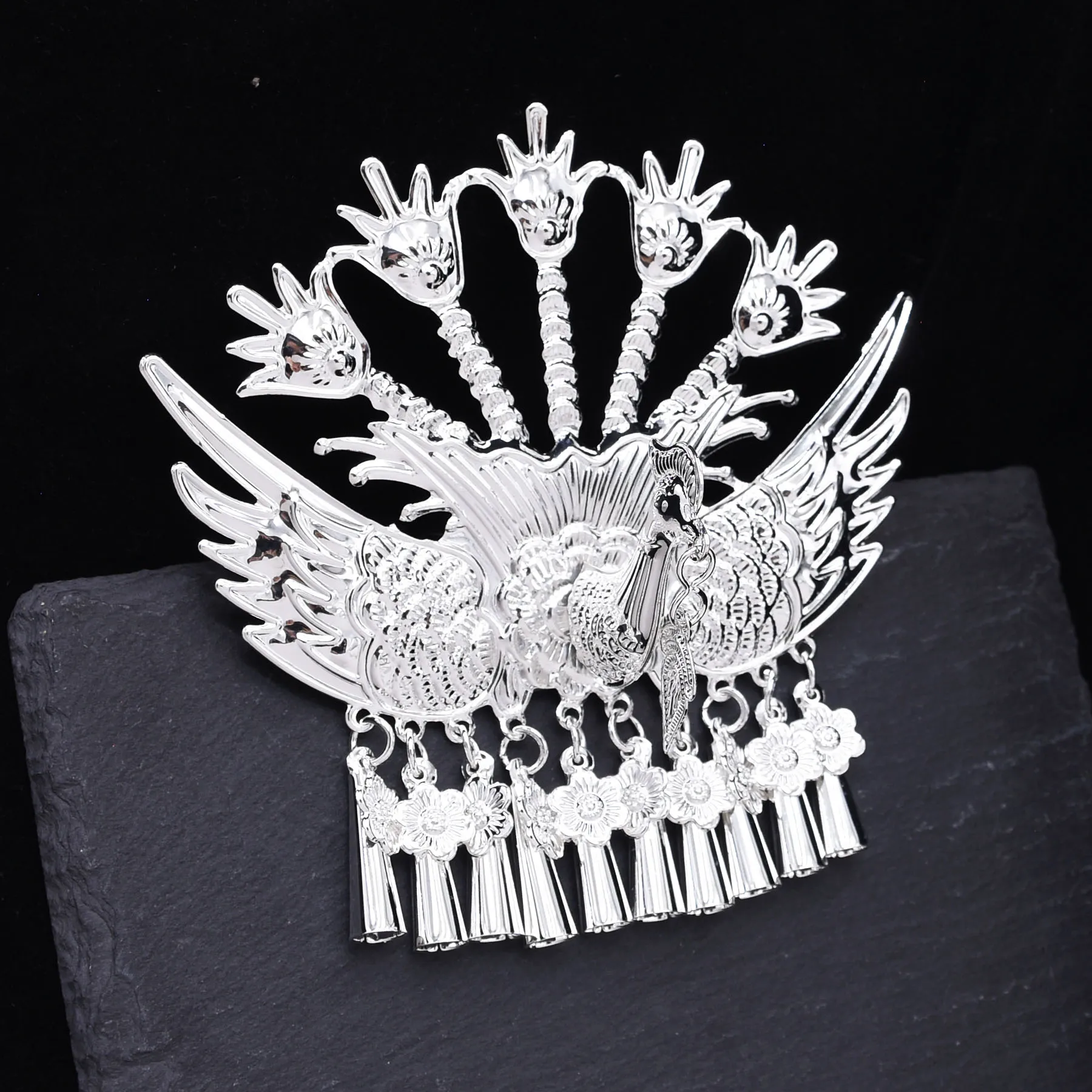 The Miao Nationality Hairpin Chinese Vintage Girls Party Tiaras Hair Clips Silver Color Personality Hair Jewelry Accessory Gift