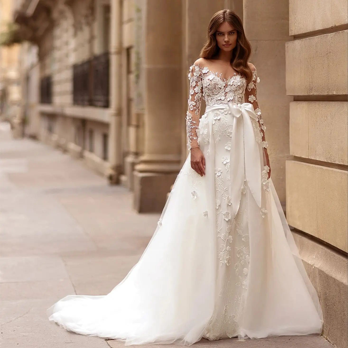 Vestidos De novia románticos con apliques De encaje, Vestidos De novia De cuello transparente con tren largo desmontable, tren De barrido Sexy