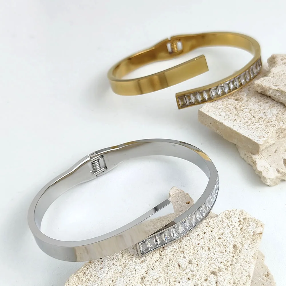 

New diamond-set square bracelet, stainless steel 18K gold-plated bracelet, couples gift