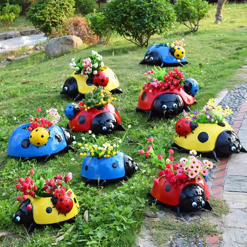 Outdoor balcony, rooftop, courtyard, garden, lawn, resin, seven star ladybug flower pot decoration, garden landscape sculpture