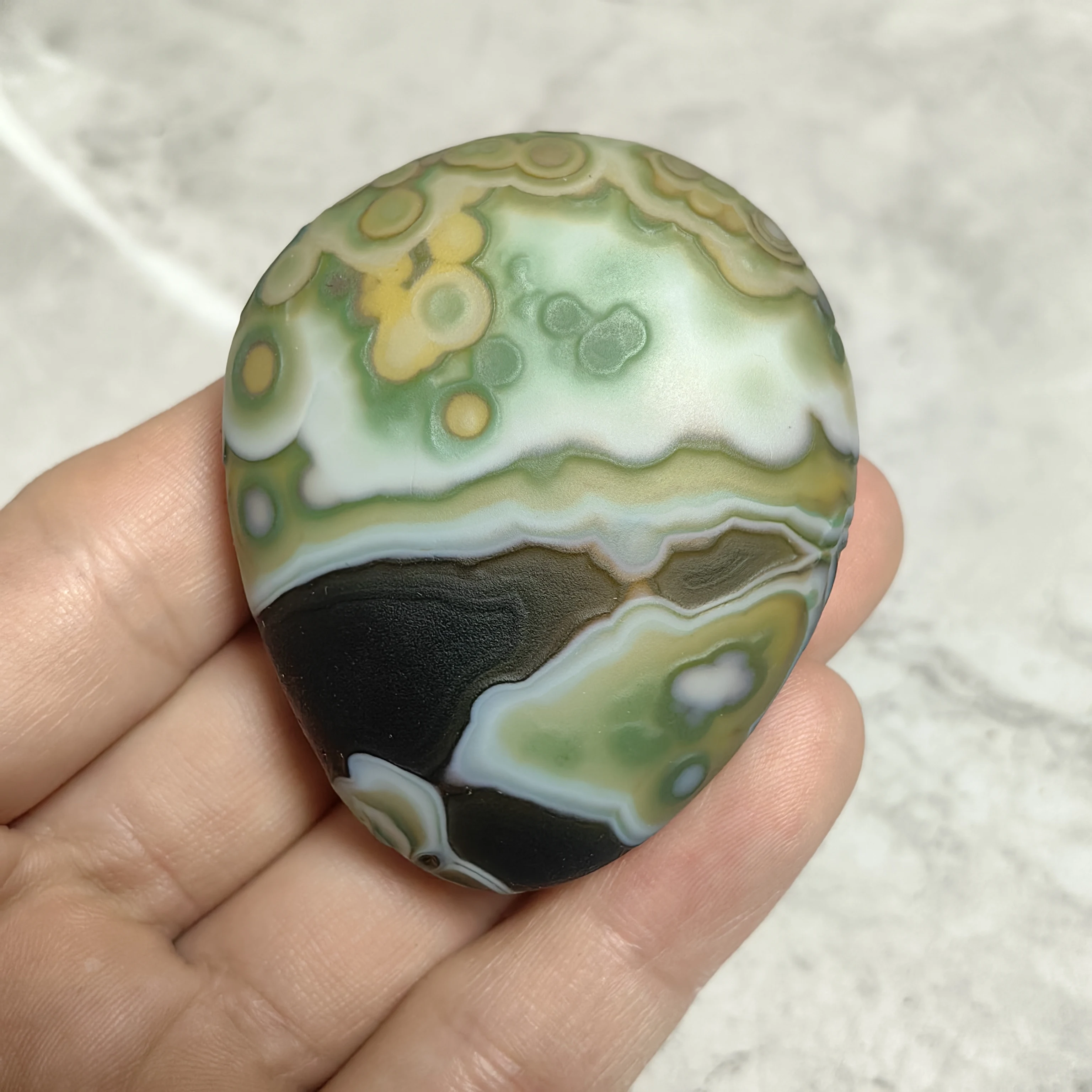 Pure Natural Haut-relief Crystal Eye Agate Palm Stone Art Ornament Stress Relief Home Decor Gift Unique Rock Mineral Specimen