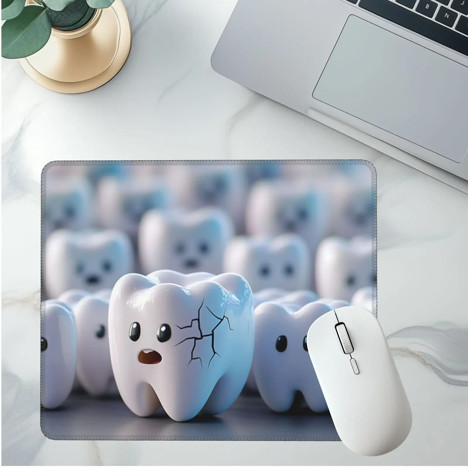 

Юмористический коврик для мыши для прорезывания зубов изготовлен из прочной и противоскользящей резины, который легко чистится, делает ее подходит для офисных игр.