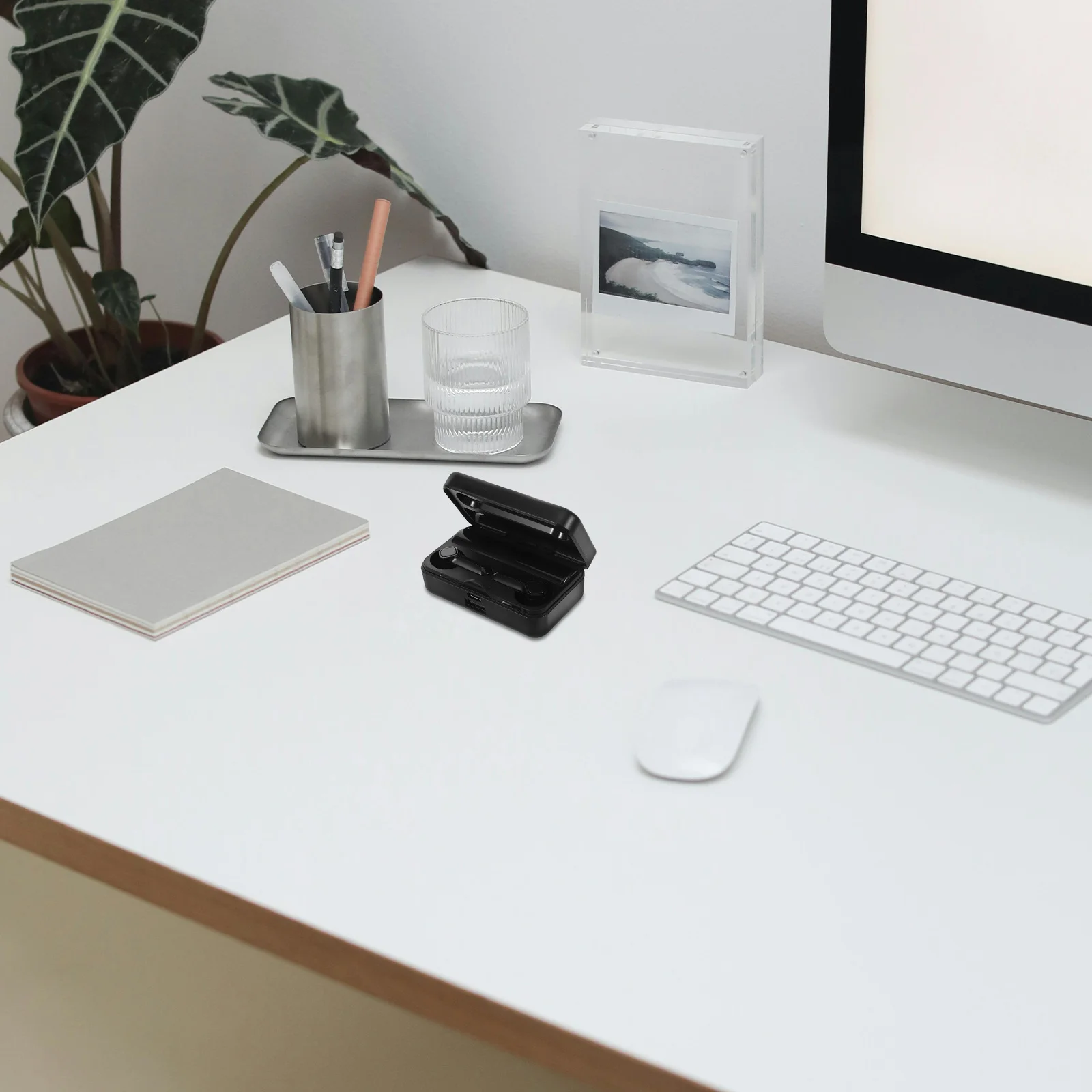 

1Set Wireless Earbuds with Mirror Screen Advanced Audio Long Life Portable Lightweight for Running Workout Smartphone