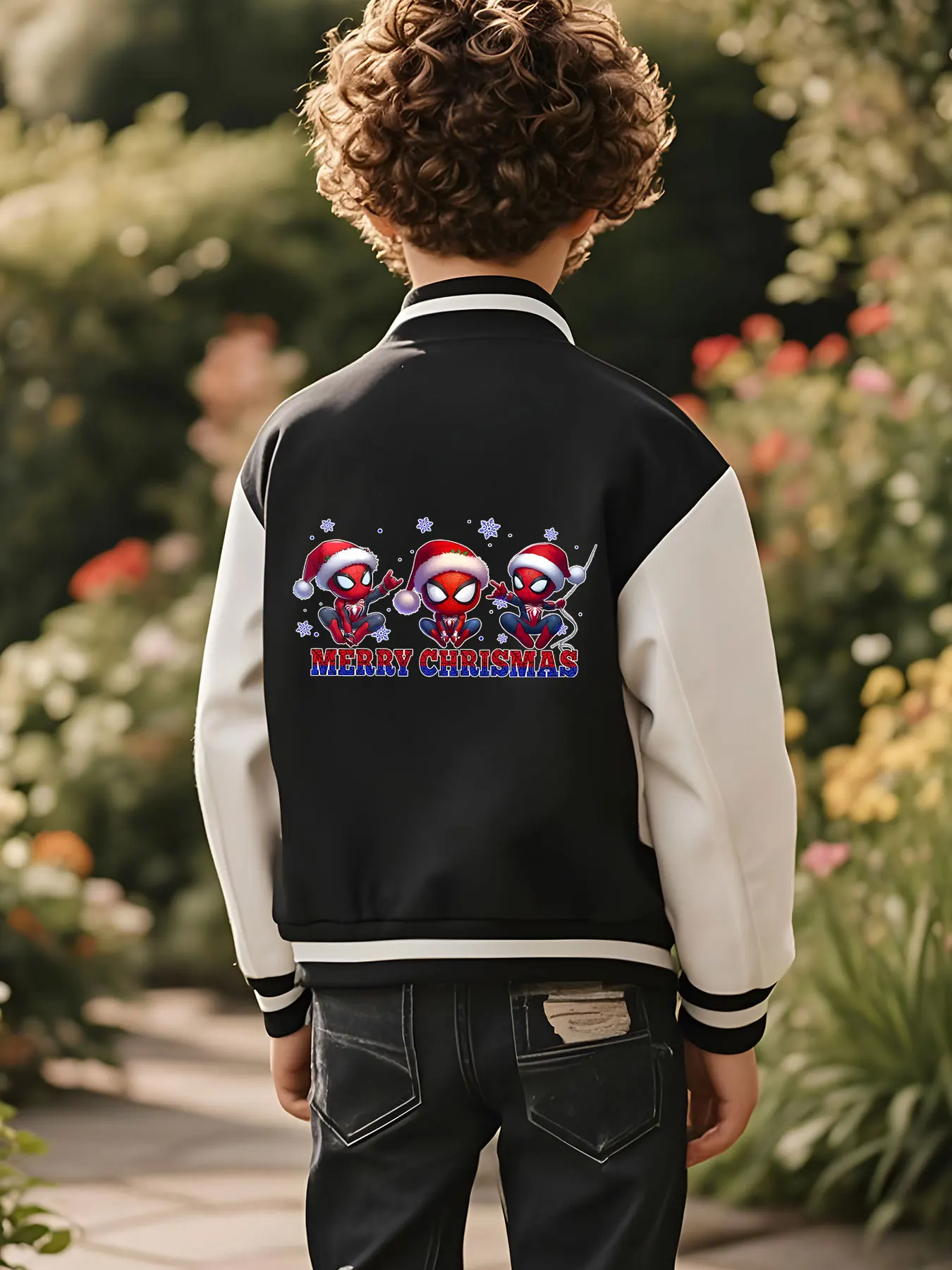 سترة بيسبول MINISO Marvel Spider-Man Christmas Trio للأولاد - طباعة لطيفة على شكل Spider-Man Christmas Trio، على الوجهين لنقل الفتحات