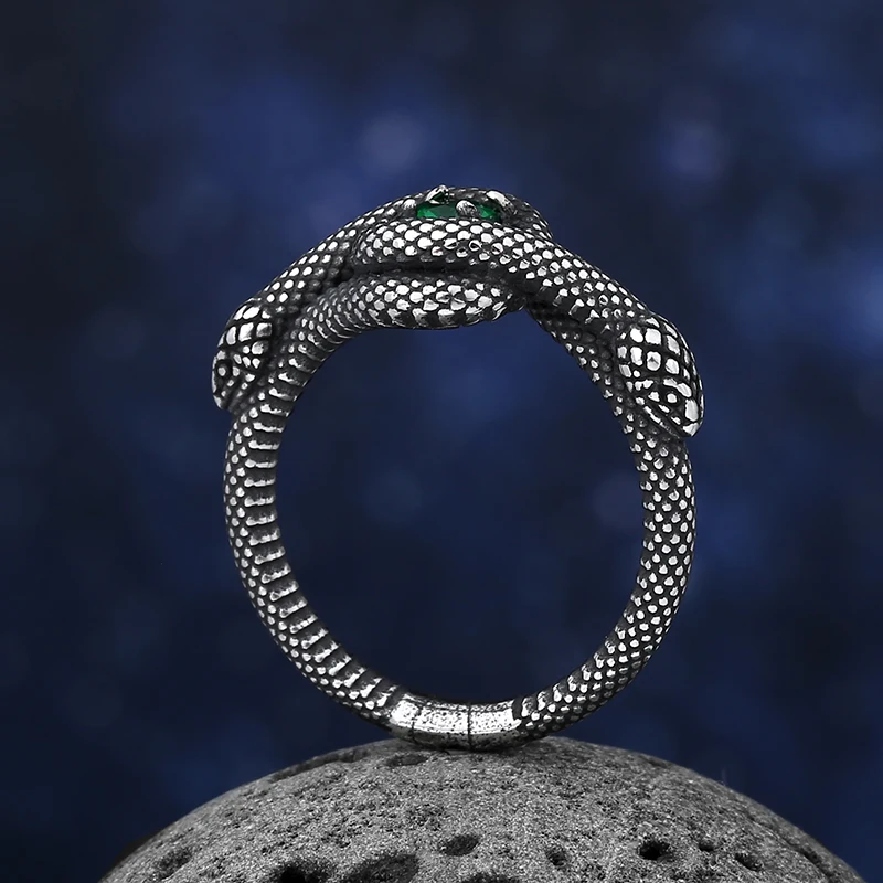 2023 New Vintage 316L Stainless Steel 3D Snake Ring With Green Stone Animal Fashion jewelry For Man Women Boyfriend Gift