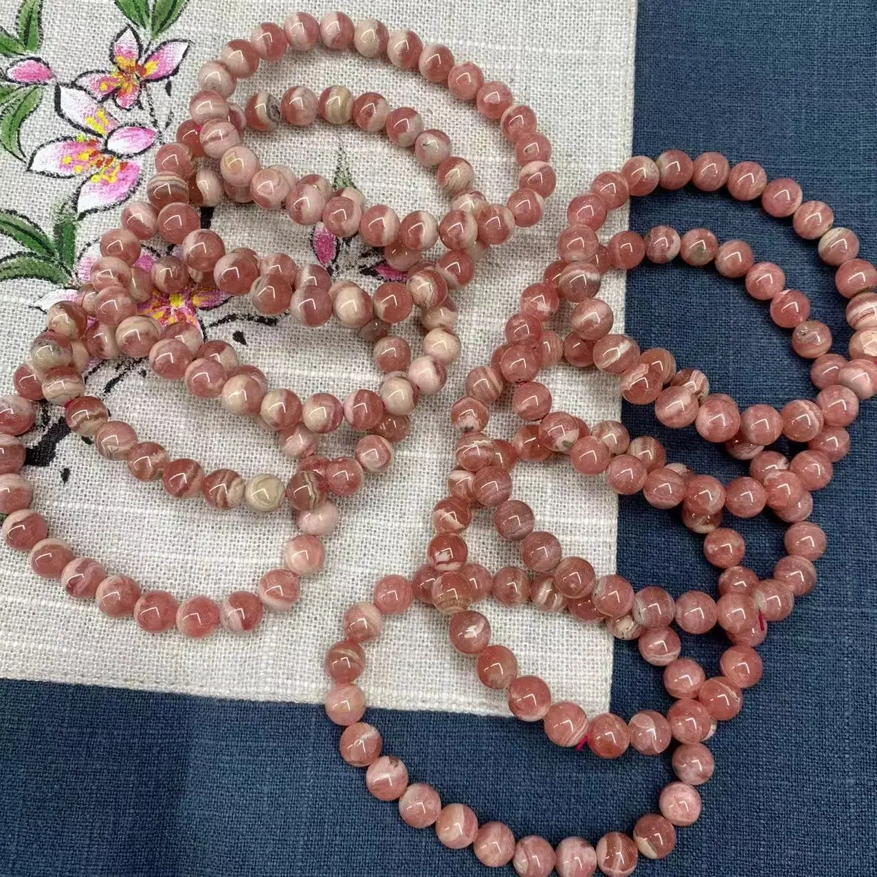 

Новинка 2025 года, натуральный родохрозит, ведро из бисера, ручная веревка, 8 мм, модный очаровательный эластичный браслет с драгоценными камнями для женщин, подарок на вечеринку