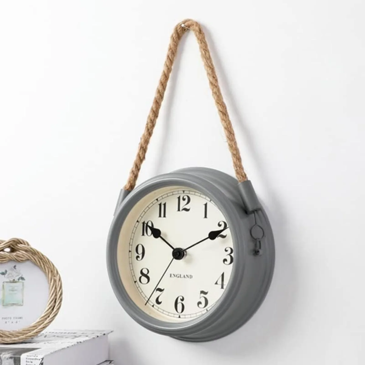 

High Quality Cute Mini Wall Simple Clock 8 inches It with Hanging Rope Silent Accurate Metal Quartz Home Decor for Living Room