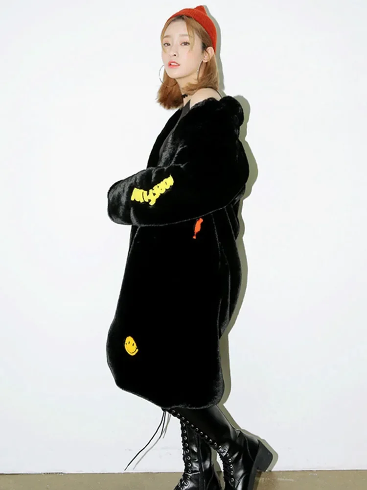 ZADORIN, moda coreana, abrigo de piel sintética con apliques, abrigo de peluche grueso y cálido de manga larga para mujer, chaqueta, prendas de vestir exteriores de invierno, Manteau Fourrure