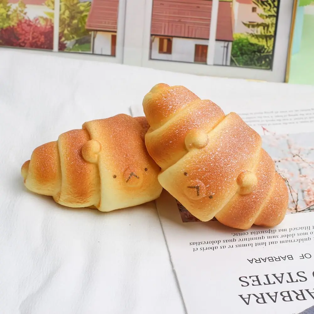Cute Cartoon Animal Simulation Bread Pinch Le PU Slow Rebound Decompress Stress Relief Yellow Photo Props Squeeze