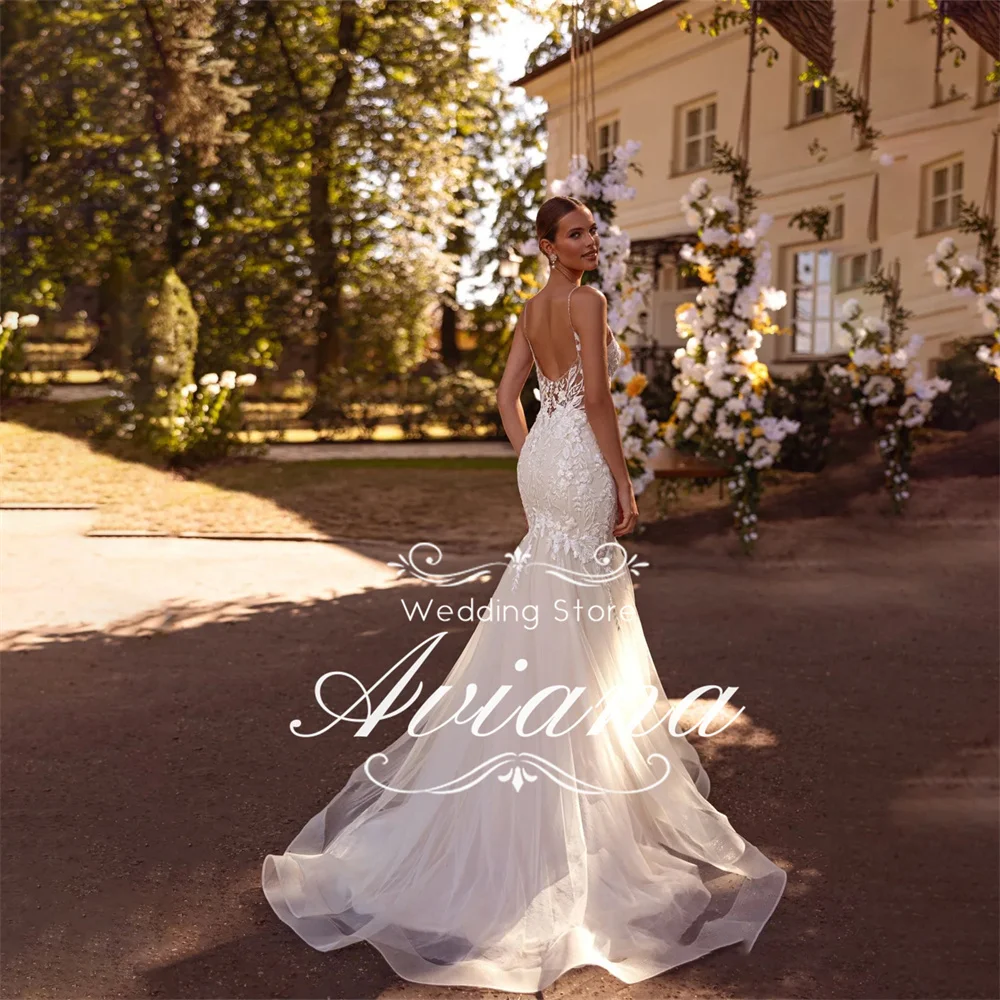Vestido de novia de sirena con cuello en V y tirantes finos de Aviana personalizado sin espalda apliques de tul bordado cariño Vestidos de novia