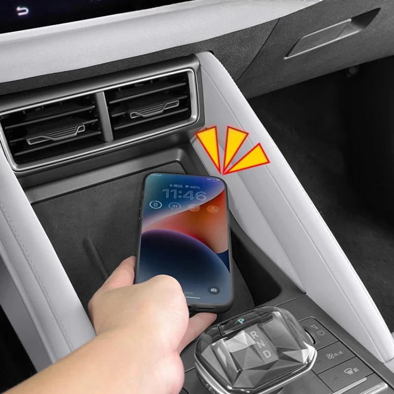 For BYD Yuan UP 24-25 Intelligent Driving Version Wireless Charging Both Sides Leak Proof Cover Mobile Phone Anti Drop Interior