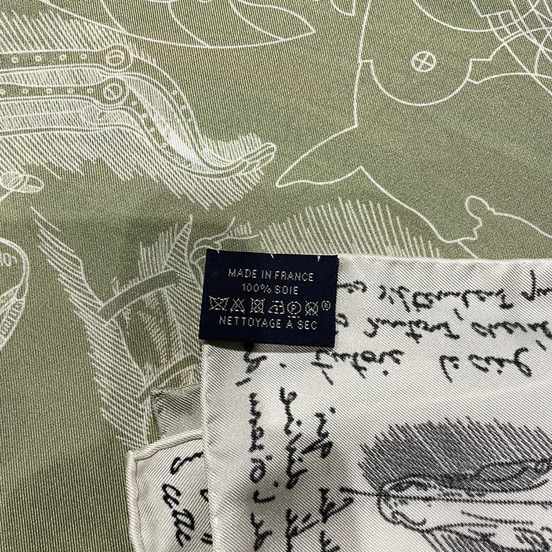 Green Horse Luxury Designer Silk Scarf High Quality Square Bandanas Herm Rolling Edges Shawls Head Bag Accessories Mother Gift