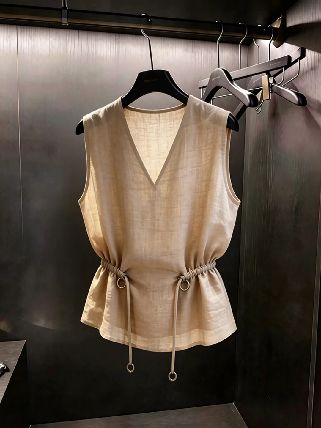 Women's V-Neck Gathered Waist Tie-Detail Sleeveless Vest Summer 2026 Fashion Trend Breathable Short Style Pure Color Top