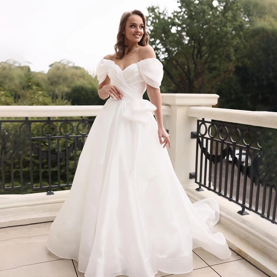 ปิดไหล่ Ruched Organza A-Line ชุดแต่งงาน Lace Up Corset กลับสไตล์เรียบง่ายงานแต่งงานชุดเจ้าสาว Customzied