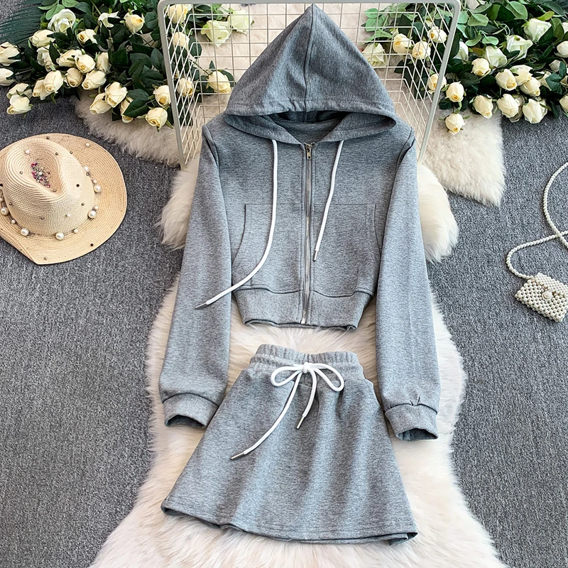 

Повседневный комплект из двух предметов, женский осенне-зимний новый универсальный свободный комплект с капюшоном на молнии + короткая юбка с высокой талией