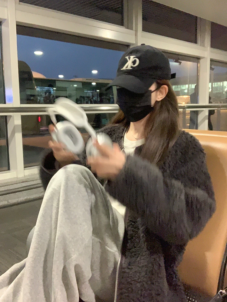 

Женская повседневная свободная теплая куртка из овечьей шерсти, 100% шерсть, для города, модная короткая верхняя одежда, зимняя коллекция