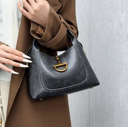 กระเป๋าผู้หญิงที่มีความจุขนาดใหญ่และมีสไตล์, กระเป๋าสะพายแนวทแยงแบบเรโทรที่เรียบง่าย, กระเป๋าถืออเนกประสงค์ที่ทันสมัยและประณีต