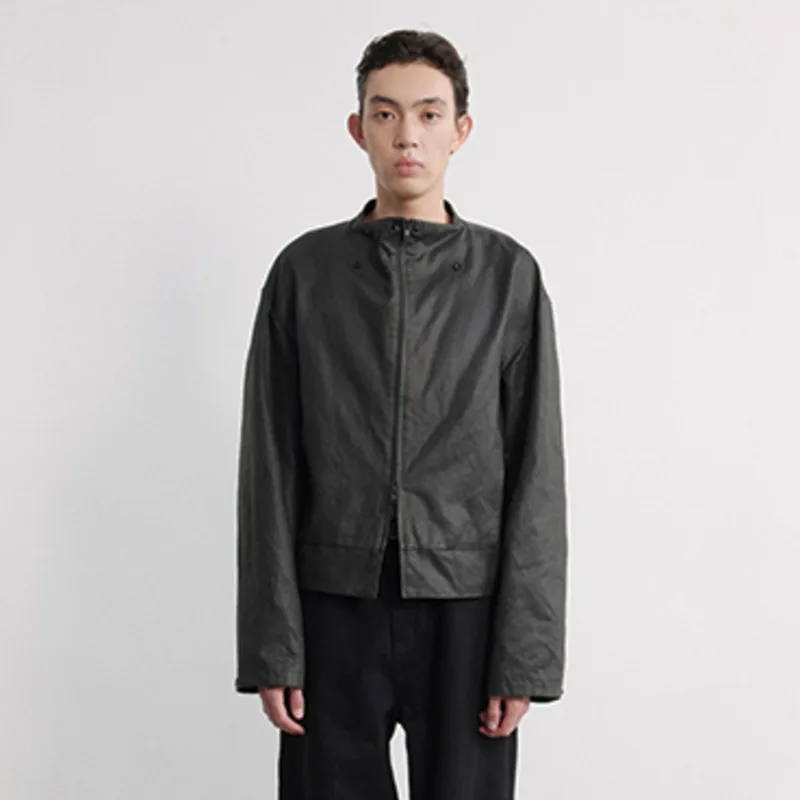 HKSH Spring Autumn New Men's Irregular Collar Snap Button Split Hem Design Waxed PU Leather Jacket Trendy Dark Punk Coat HK13722