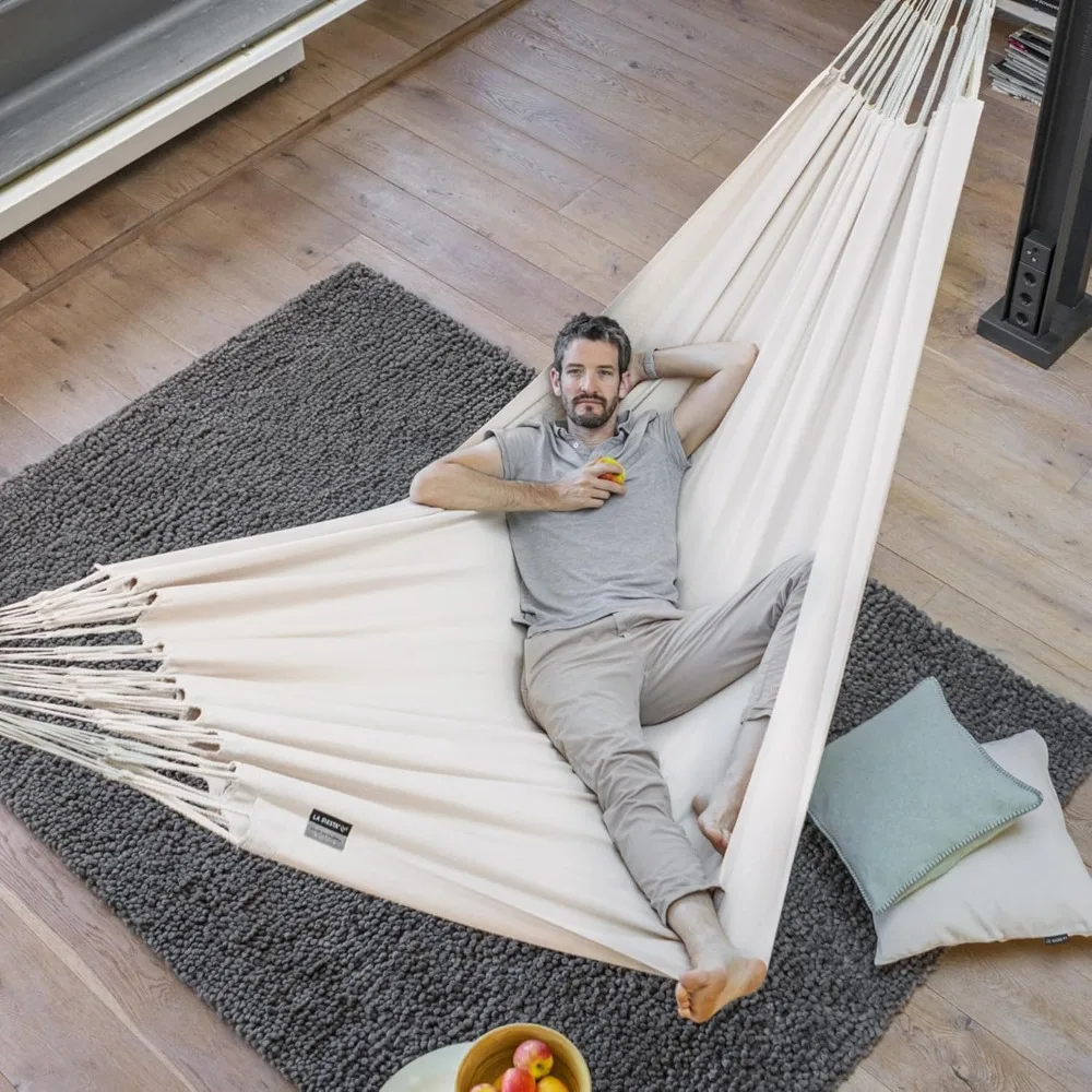 أرجوحة من القطن العضوي من Modesta - للاستخدام الداخلي والخارجي، شجرة فناء الشرفة في الفناء الخلفي لغرفة النوم - سرير كبير من القماش لشخصين - كحد أقصى #2