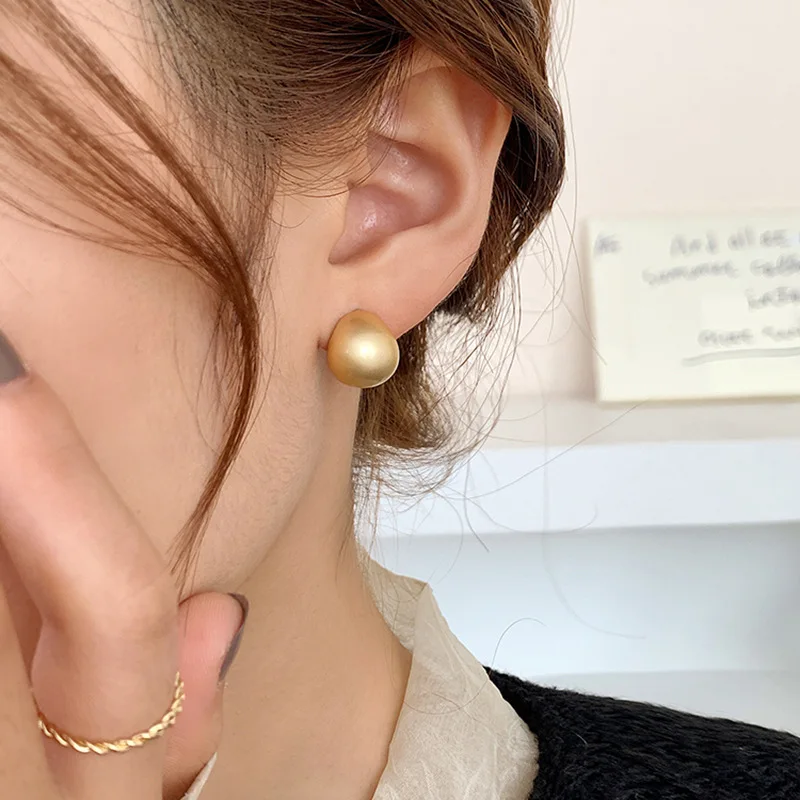 Vintage Thick Teardrop Metal Earrings for Women Glossy Shiny Waterdrop Earrings Fashion Statement Jewelry Party Gift image 3