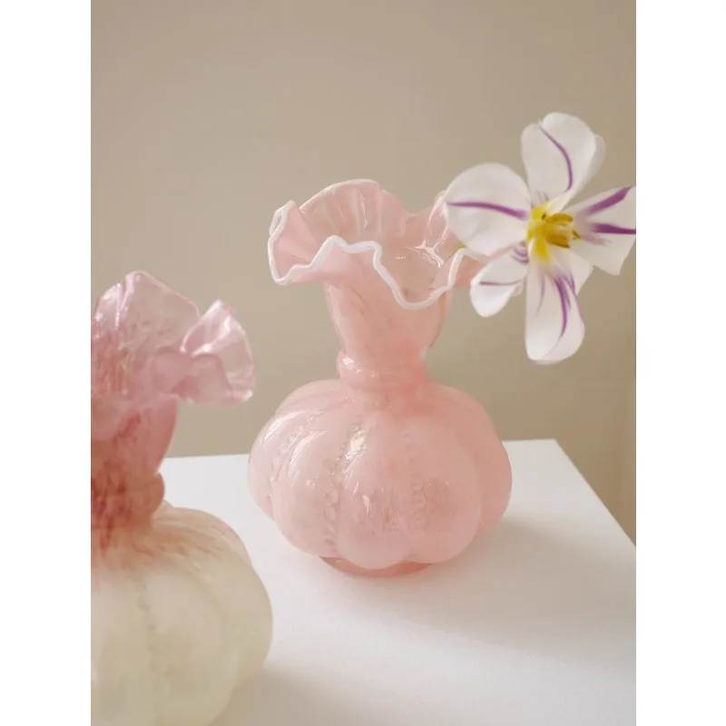 Gentle pink medieval style gradual change retro French handmade glazed vase flower arrangement