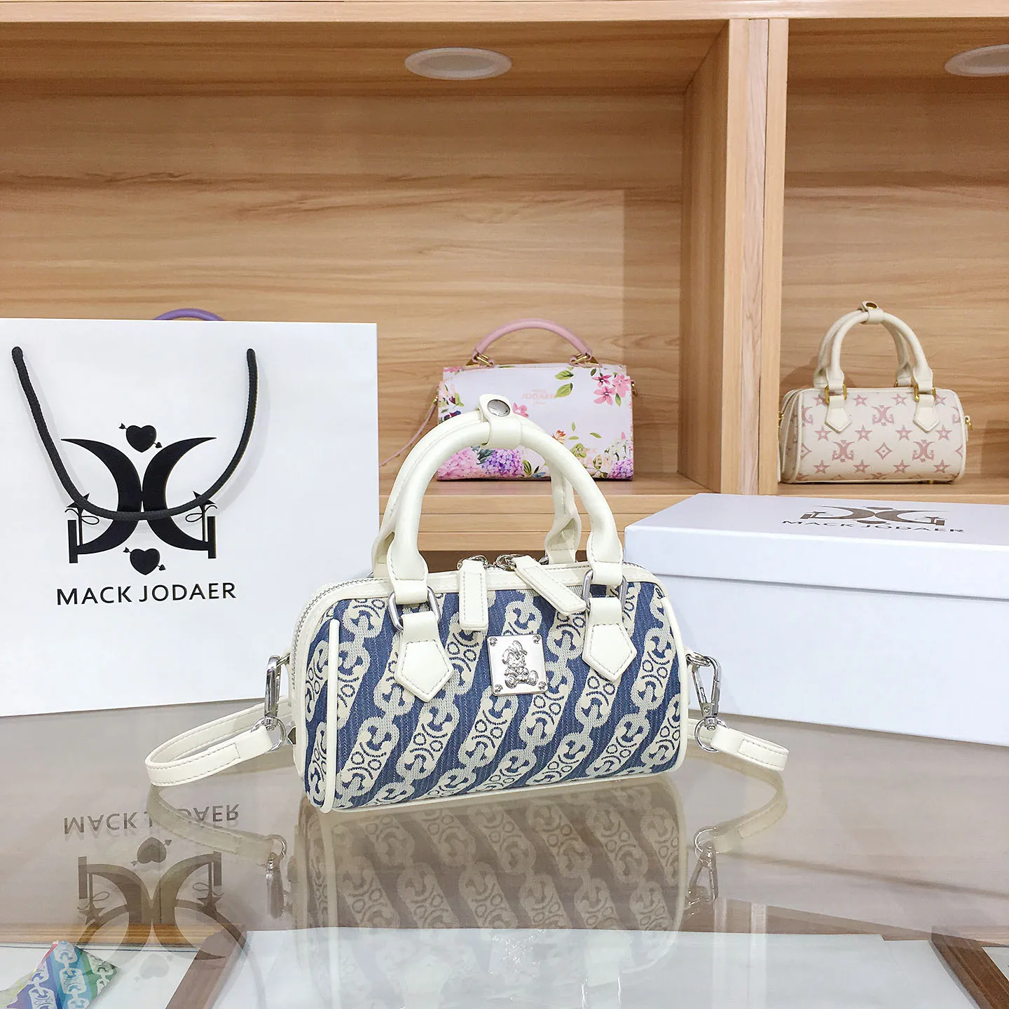 

Luxury Designer Paris Inspired Diaper Bag Unique Minimalist Fashionable Crossbody Handbag For Women Large Tote Messenger