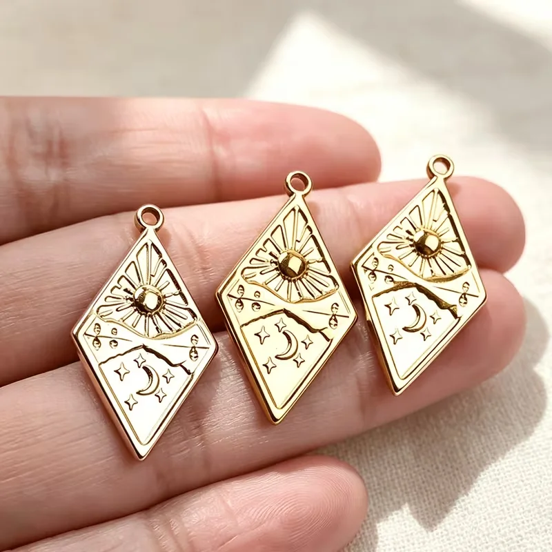 Rhombus Shape Moon and Sun Pendant Necklace Stainless Steel for Woman Men Unique 18k Gold Plated Fashion Romantic Jewelry Gifts