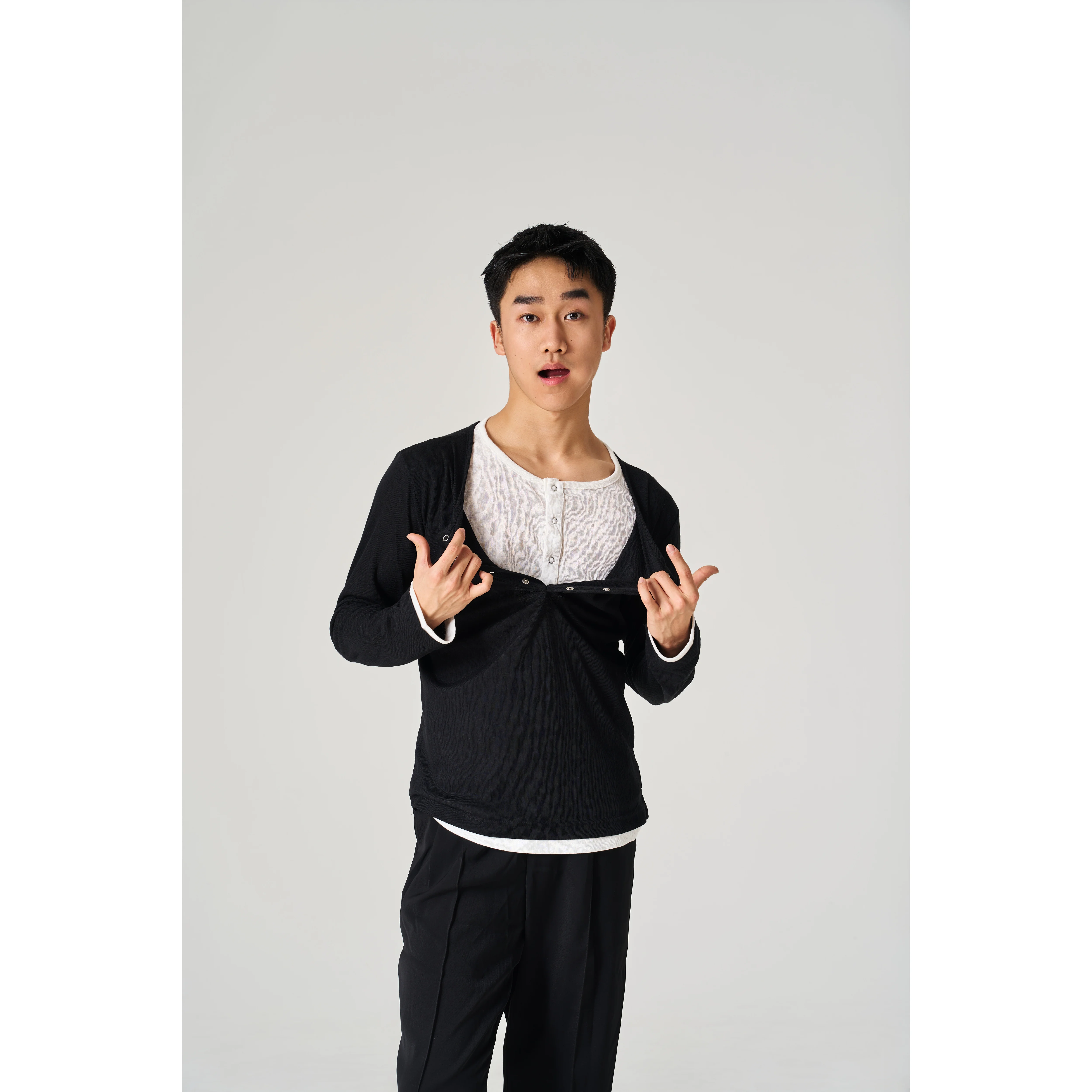 2025 New Latin Dance Tops For Men Loose Long Sleeved Shirts Samba Chacha Tango Adult Male Latin Dance Practice Clothes DQS21375