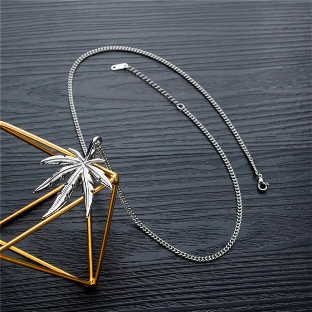 New Simple Creative Trend Retro Geometric Maple Leaf Hemp Leaf Men's Necklace Pendant Popular Hip-hop Party Pendant Accessories