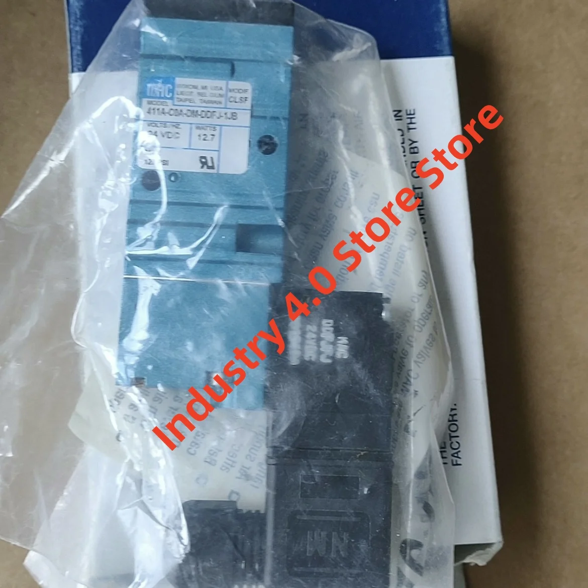 솔레노이드 밸브 411A-C0A-DM-DDFJ-1JB 100% 새 제품 411A-C0A-DM-DDFJ-1JD