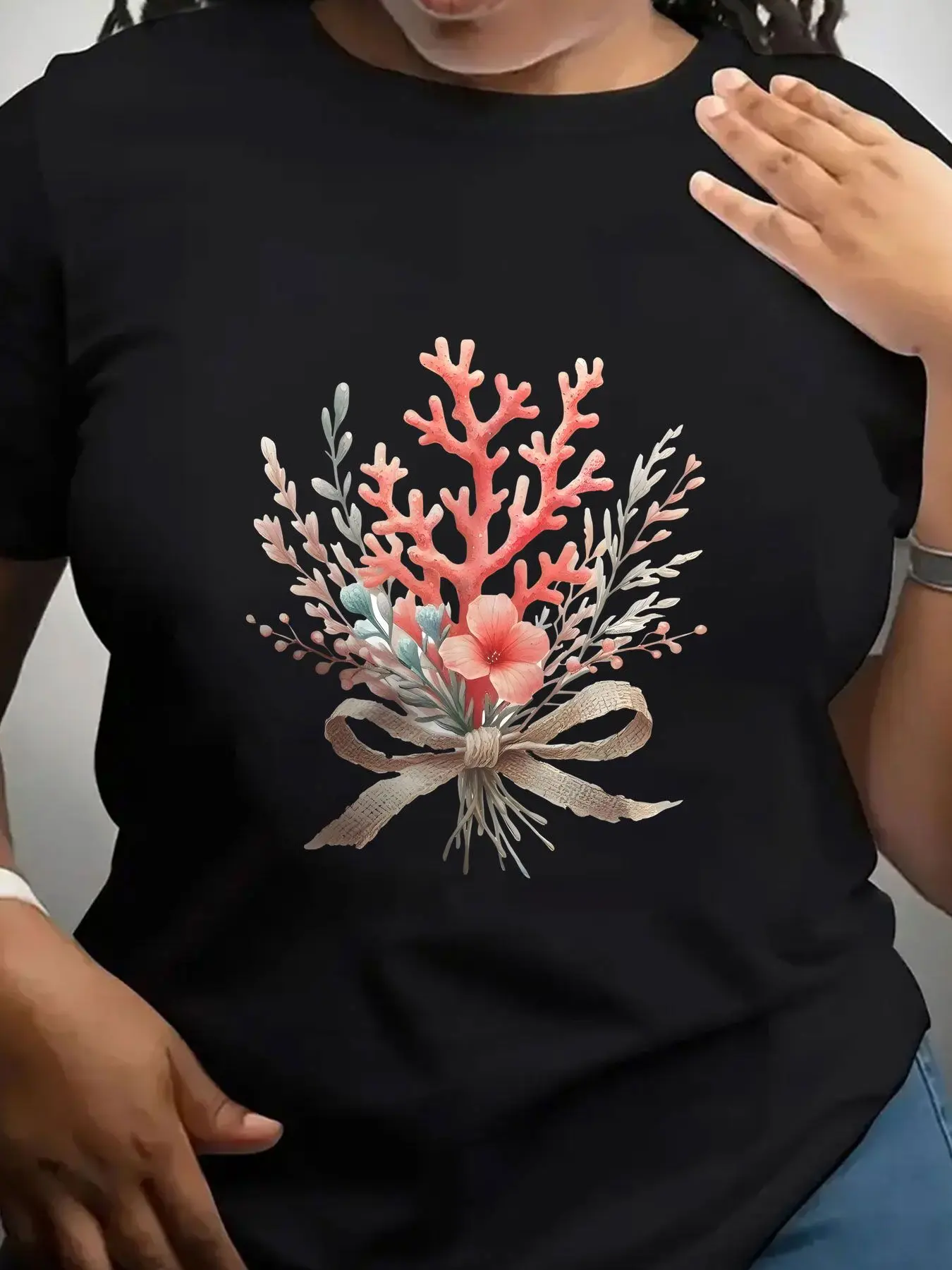 Women's Trendy Crew Neck T-Shirt Coral Floral Bouquet Print Design Suitable for Casual Sportswear