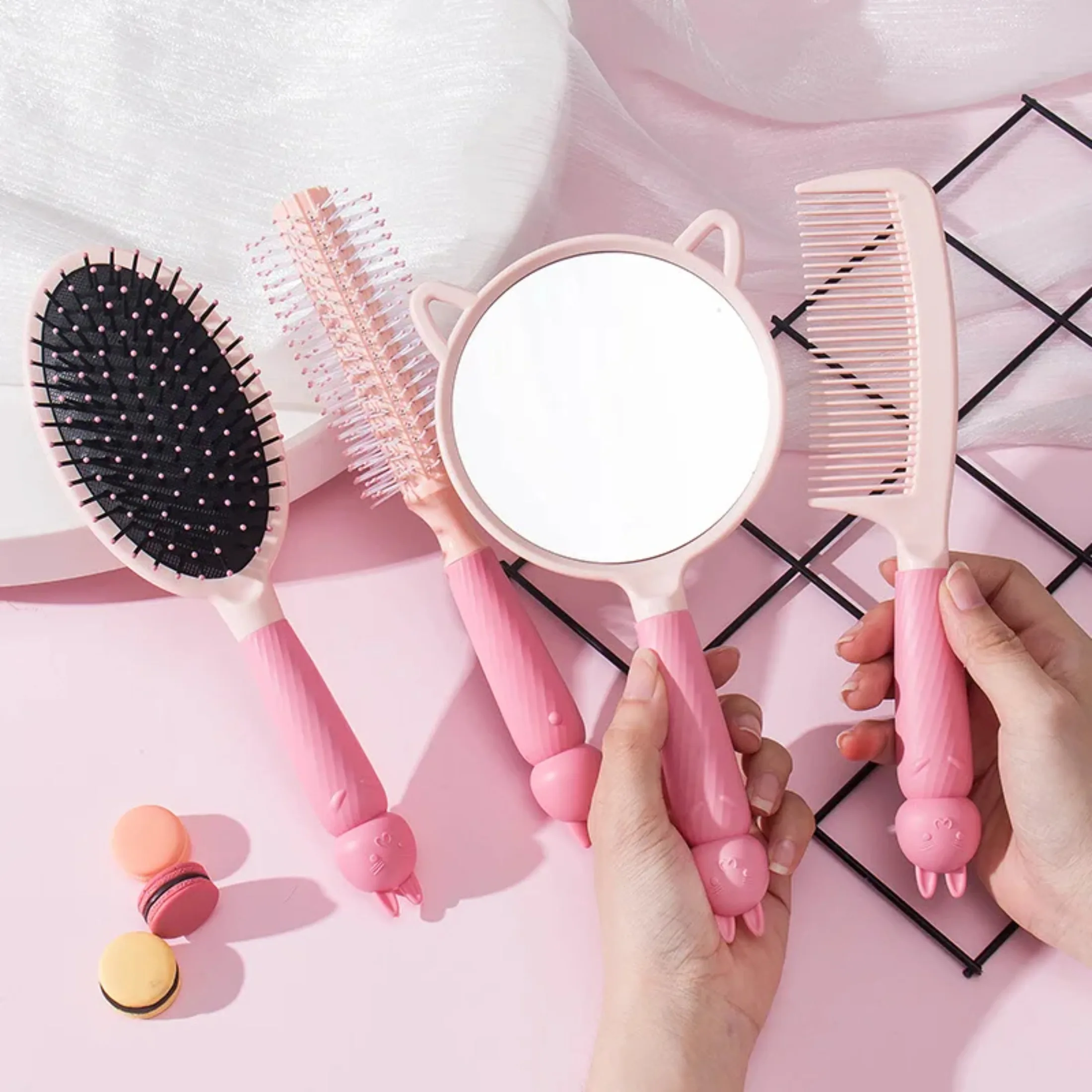 4-piece Cute Cartoon Soft and Cute Comb Mirror Set 4-piece Anti-static Hair Styling Set Mirror Comb Set