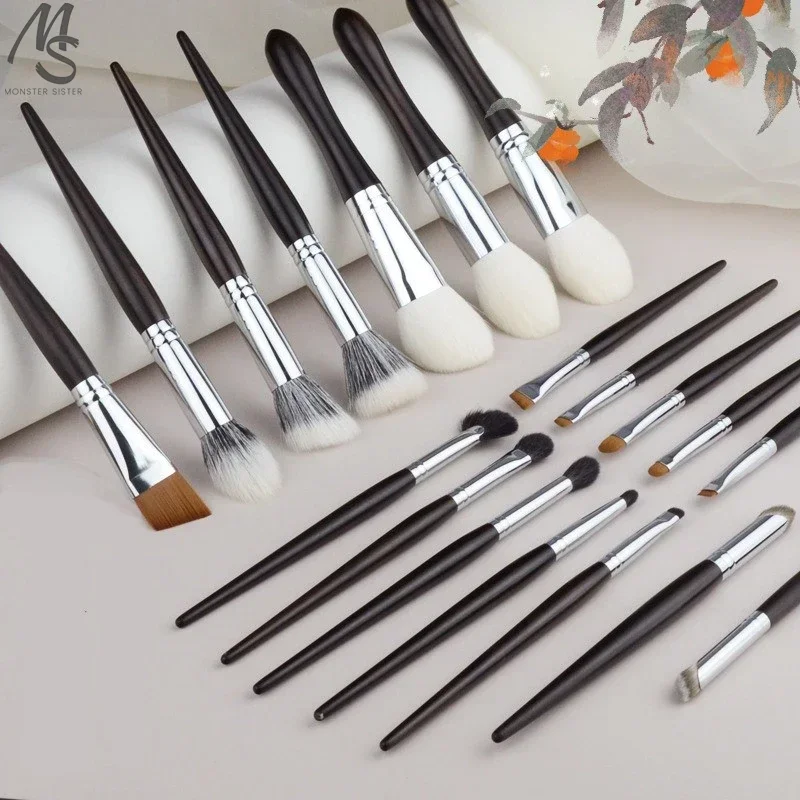 19pcs Classical Ebony Makeup Brushes Goat Hair Wooden Makeup Brush Set Powder Eyeshadow Foundation Concealer Blush Highlight