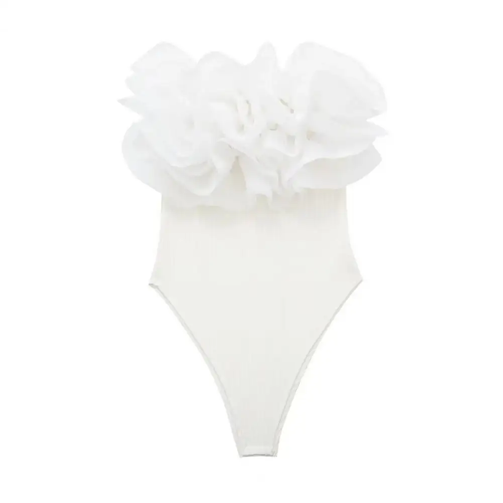 

Женский эластичный комбинезон, однотонный трикотажный комбинезон в рубчик с открытыми плечами и оборками из органзы