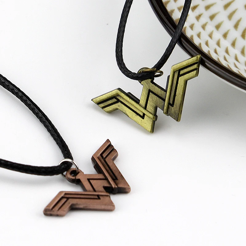 Movie Wonder Woman Logo Necklace Vintage Hawk Style Metal Chain Pendant Necklaces Jewelry For Men Women Fans Gifts Accessories