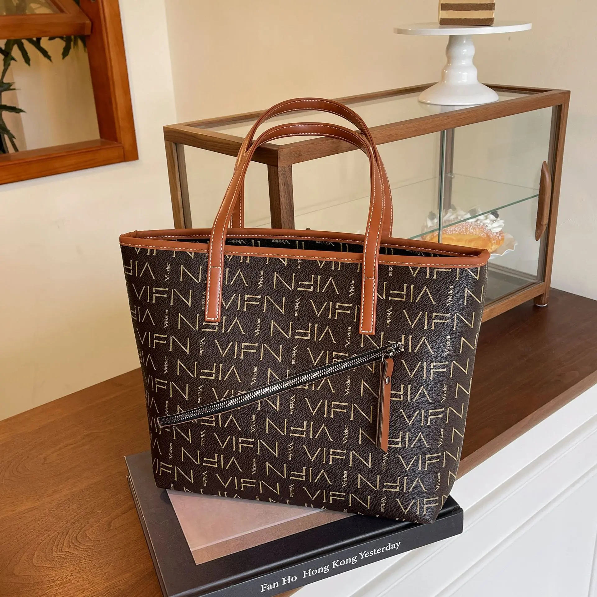 

Large Capacity Tote Bag for Women Fashionable Shoulder Bag with Top Handle, Minimalist Canvas Shopper Bag for Daily Use