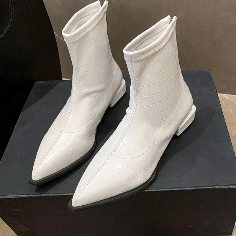 Kobiety Zimowe Niskie Obcasy Chelsea Boots Fad Ankle Shoes New Trend 2023 Pointed Toe Motorcycle Boots Casual Goth Brand Women Shoes