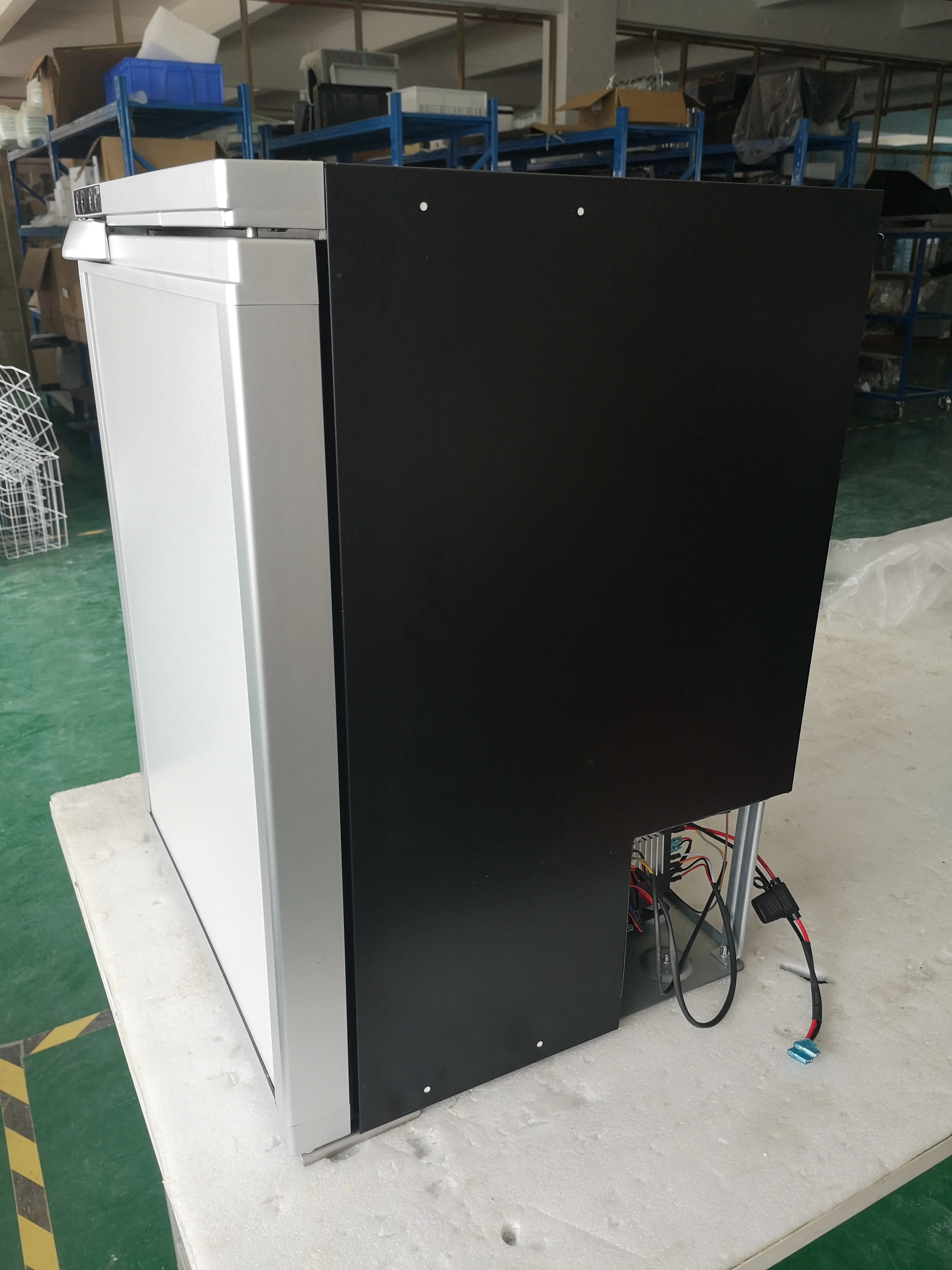 المحمولة 58.4L 12 فولت 24 فولت 60 واط RV ضاغط الفريزر التبريد لسيارة قارب التخييم في الهواء الطلق