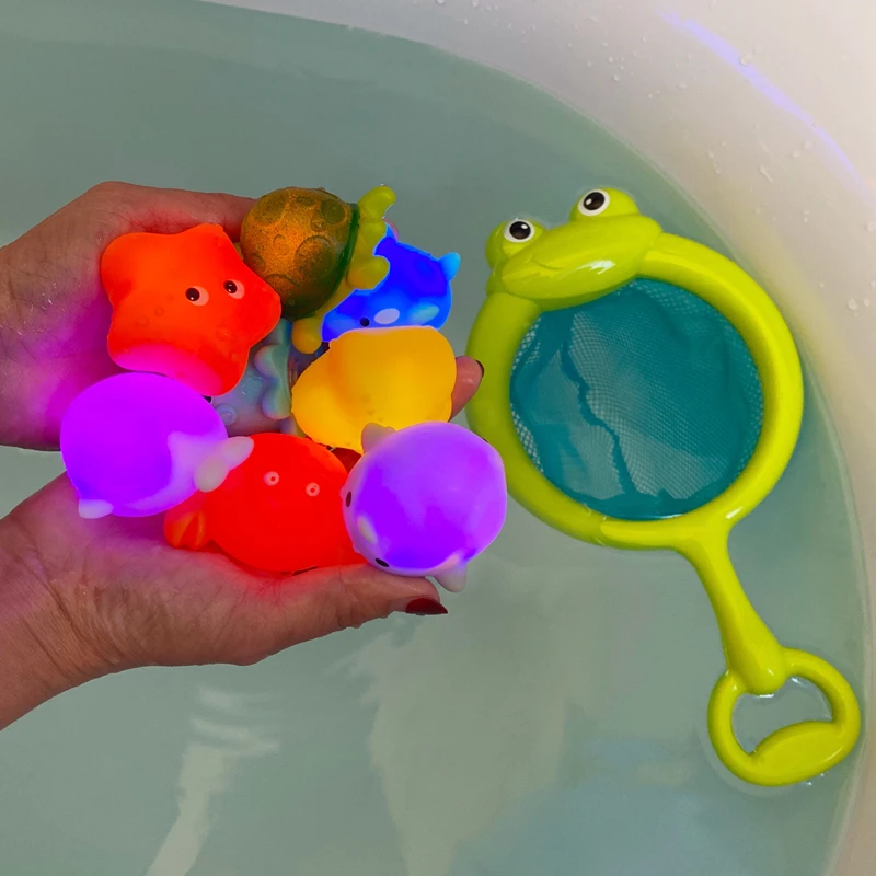 Nette Tiere Bad Spielzeug Schwimmen Wasser LED Leuchten Spielzeug Weiche Gummi Schwimmende Induktion Leucht Spielzeug Lustige Badewanne Geschenke für Kinder