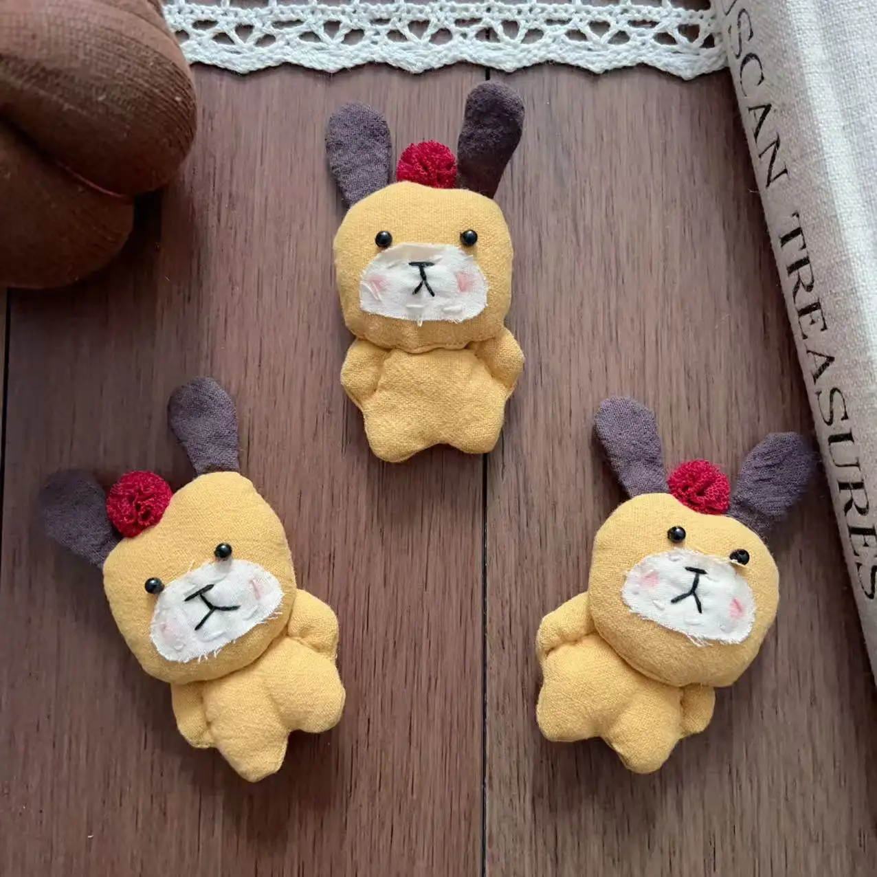 

Fabric Handmade Cartoon Clumsy Dog Hair Brooch Pin for Shoes Socks Bag Keychain Clothing Trim Cute Soft