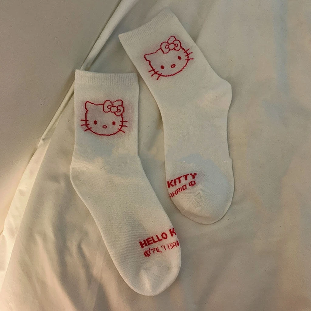 3 Pairs Hello Kitty kız çorap Sanrio Kawaii çorap orta boy siyah ve beyaz kadın çorap