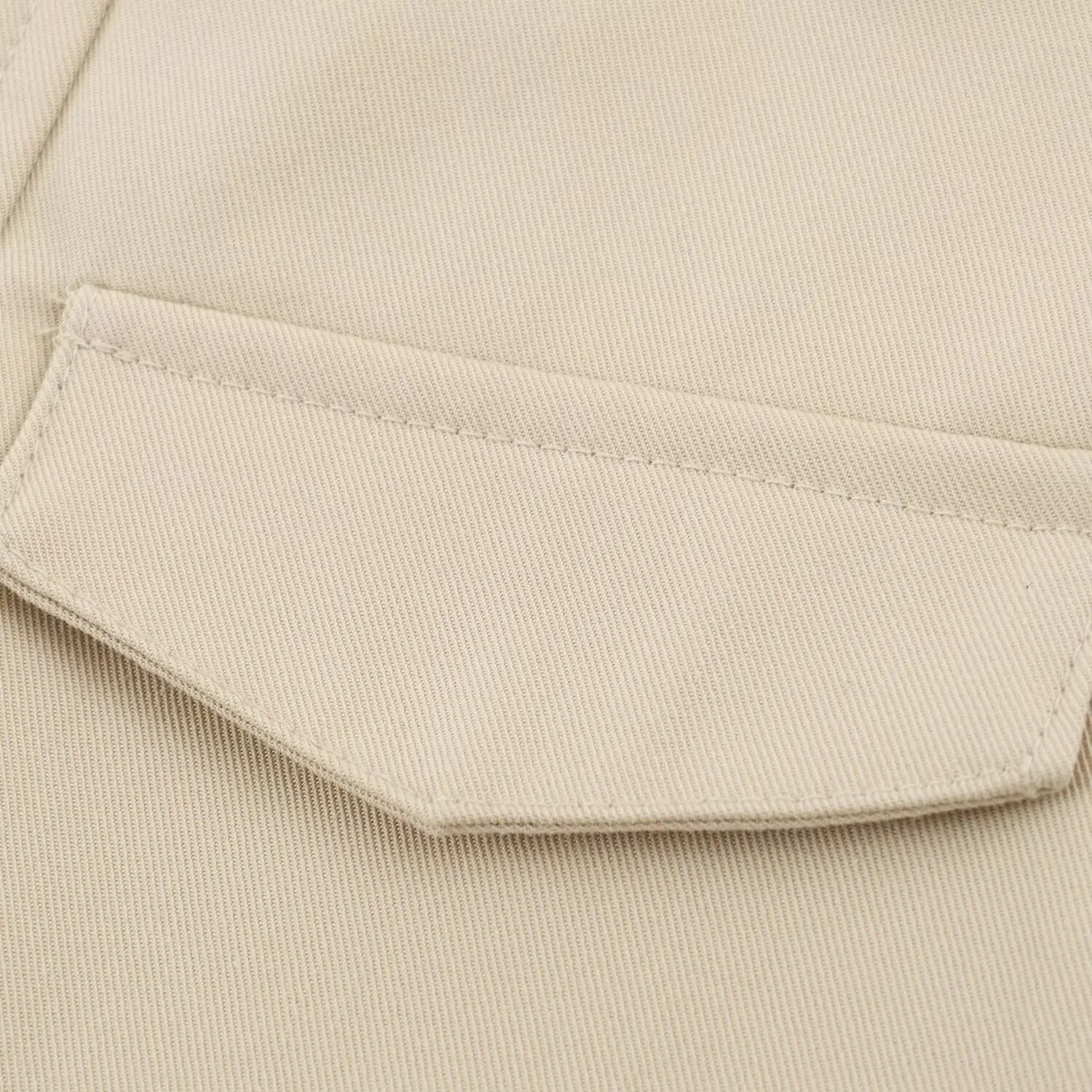 Sommerliches ärmelloses Rüschenkleid für Damen, V-Ausschnitt, hohe Taille, schicke Knopfverzierung, Mini-Kleid, lässiges Damenkleid für den Alltag. – Detail 7