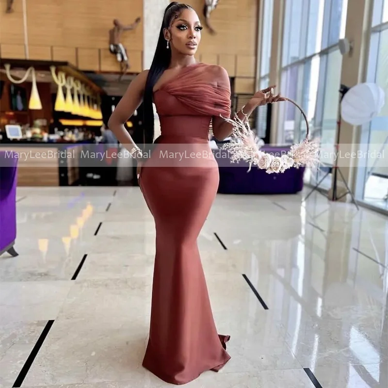 Cheap Brown Bridesmaid Dresses for Women One Shoulder Sheer Tulle Strap Plus Size Mermaid Wedding Party Dress Maid of Honor Gown