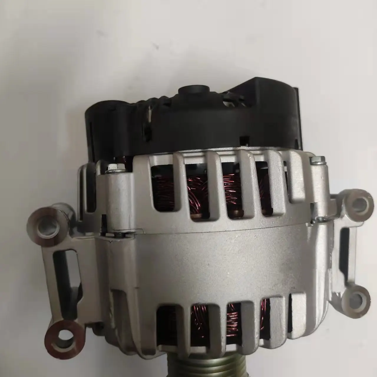 

Auto Parts Car Alternator For Mercedes Benz W204 W212 C180 C200 2711541802 2711541502 Car Generator