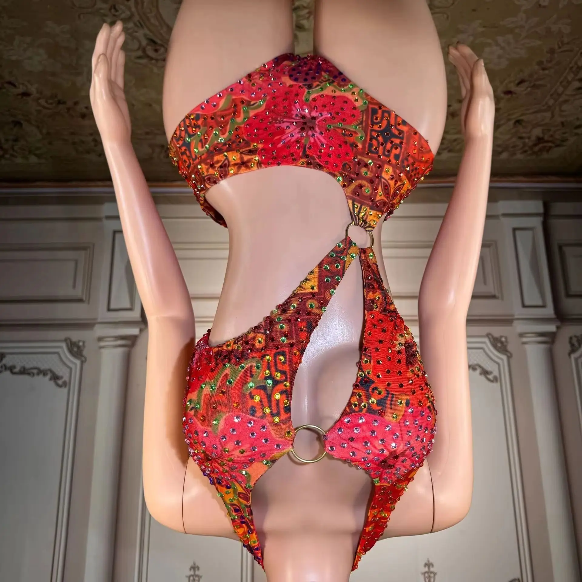 

European style retro print halter-neck open-front sexy one-piece bikini for summer seaside and beach vacation for ladies