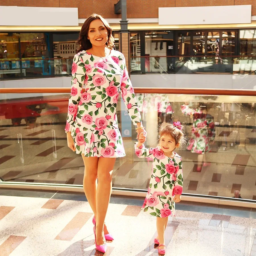 

2024 Summer Long Sleeve Parent-Child Dress Printed Flower Mother Mom Daughter Matching Dresses With Pink Rose Family Outfits