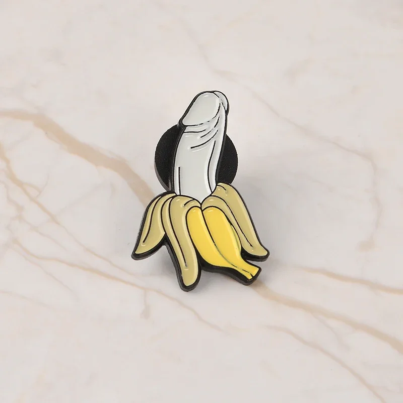 Creative  Banana Shape Spoof Brooch for Woman Alloy Badges Collar Enamel Pin Broche Brooches  Clothes Pin Jewelry Accessories