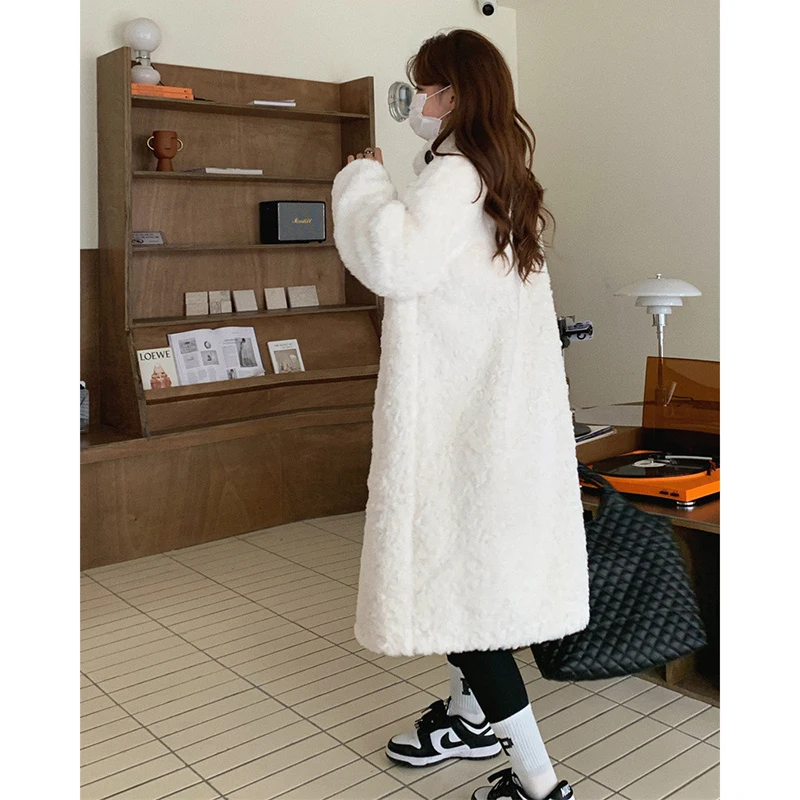 Damski płaszcz wełniany na zimę 2025, nowy damski płaszcz, nowy płaszcz z futra jagnięcego, gruby futrzany płaszcz w jednolitym kolorze, luźny płaszcz z wysokim kołnierzem, długi płaszcz za kolano.