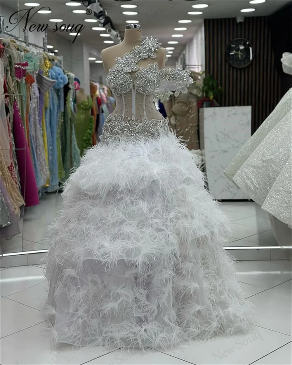 Princess White Feathers Ball Gown Evening Dress Women Dubai Aso Ebi Beading Shoulder Wedding Party Dress Prom Gowns Customized