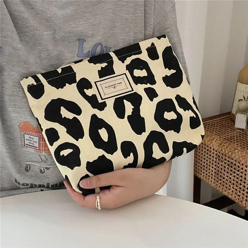 Women's Leopard Cosmetic Bags Large Capacity Canvas Toiletries Makeup Bag Organizer Phone Earphone Keys Storage Bag Pouch